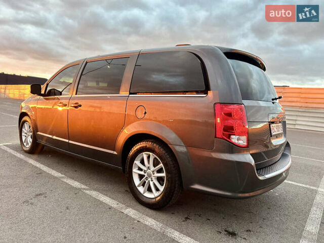 Серый Додж Гранд Караван, объемом двигателя 3.61 л и пробегом 137 тыс. км за 18400 $, фото 5 на Automoto.ua