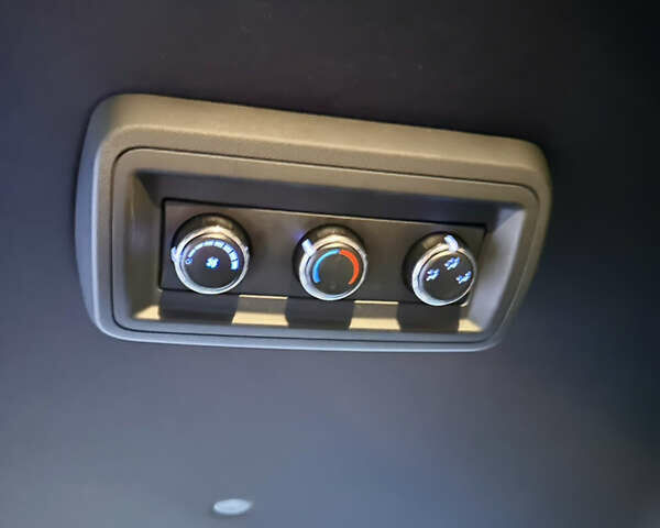 Серый Додж Гранд Караван, объемом двигателя 3.61 л и пробегом 137 тыс. км за 18400 $, фото 10 на Automoto.ua