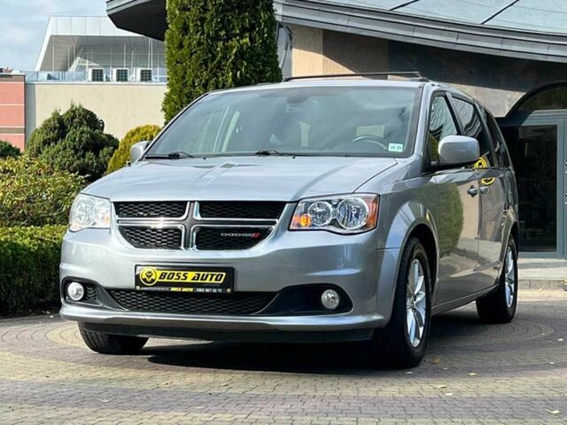 Серый Додж Гранд Караван, объемом двигателя 3.6 л и пробегом 140 тыс. км за 16500 $, фото 2 на Automoto.ua