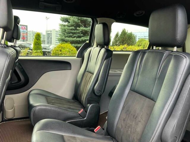 Серый Додж Гранд Караван, объемом двигателя 3.6 л и пробегом 140 тыс. км за 16500 $, фото 20 на Automoto.ua