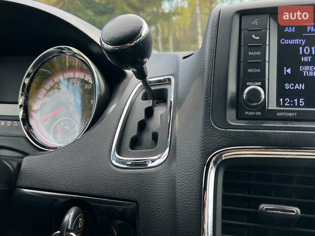 Серый Додж Гранд Караван, объемом двигателя 3.61 л и пробегом 140 тыс. км за 16500 $, фото 15 на Automoto.ua