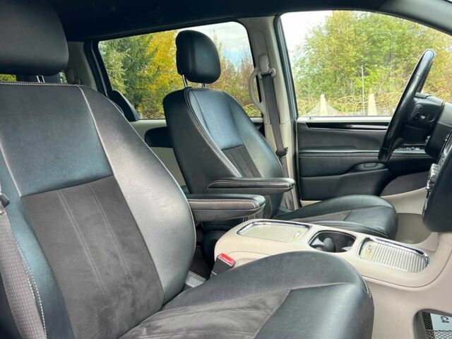 Серый Додж Гранд Караван, объемом двигателя 3.6 л и пробегом 140 тыс. км за 16500 $, фото 17 на Automoto.ua