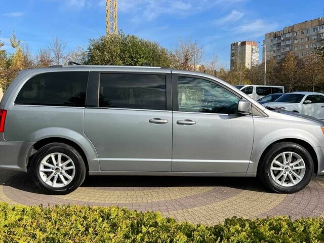 Серый Додж Гранд Караван, объемом двигателя 3.6 л и пробегом 140 тыс. км за 16500 $, фото 7 на Automoto.ua