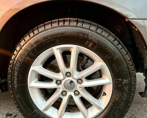 Серый Додж Гранд Караван, объемом двигателя 3.61 л и пробегом 137 тыс. км за 18400 $, фото 4 на Automoto.ua