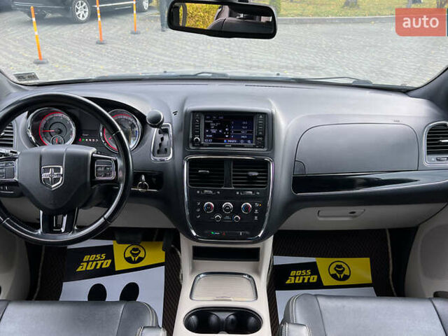 Серый Додж Гранд Караван, объемом двигателя 3.61 л и пробегом 140 тыс. км за 16500 $, фото 11 на Automoto.ua