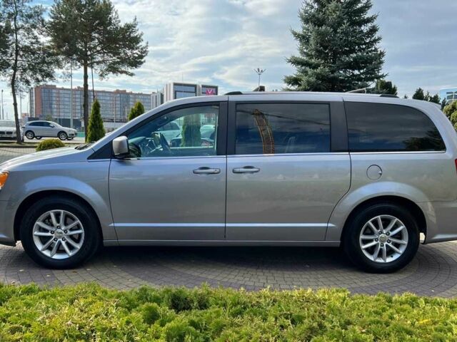 Серый Додж Гранд Караван, объемом двигателя 3.6 л и пробегом 140 тыс. км за 16500 $, фото 3 на Automoto.ua