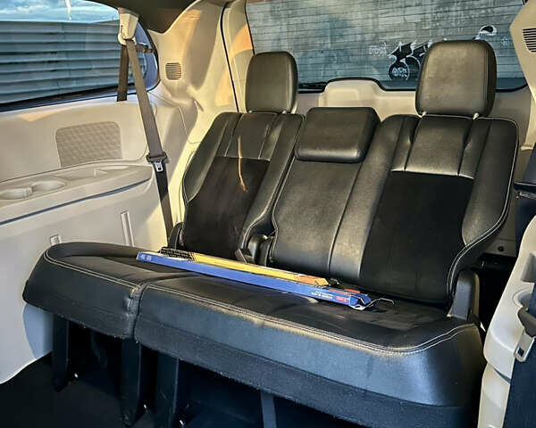 Серый Додж Гранд Караван, объемом двигателя 3.61 л и пробегом 137 тыс. км за 18400 $, фото 11 на Automoto.ua