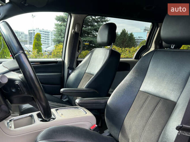 Серый Додж Гранд Караван, объемом двигателя 3.61 л и пробегом 140 тыс. км за 16500 $, фото 8 на Automoto.ua