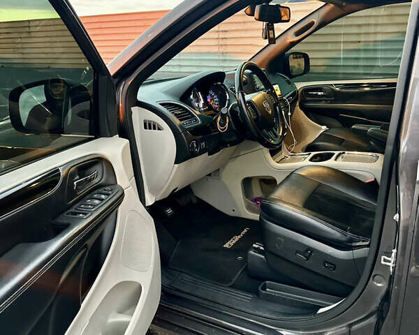 Серый Додж Гранд Караван, объемом двигателя 3.61 л и пробегом 137 тыс. км за 18400 $, фото 16 на Automoto.ua