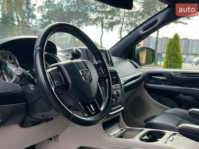 Серый Додж Гранд Караван, объемом двигателя 3.61 л и пробегом 140 тыс. км за 16500 $, фото 9 на Automoto.ua