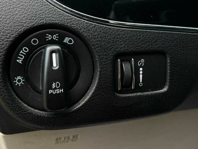 Серый Додж Гранд Караван, объемом двигателя 3.6 л и пробегом 140 тыс. км за 16500 $, фото 16 на Automoto.ua