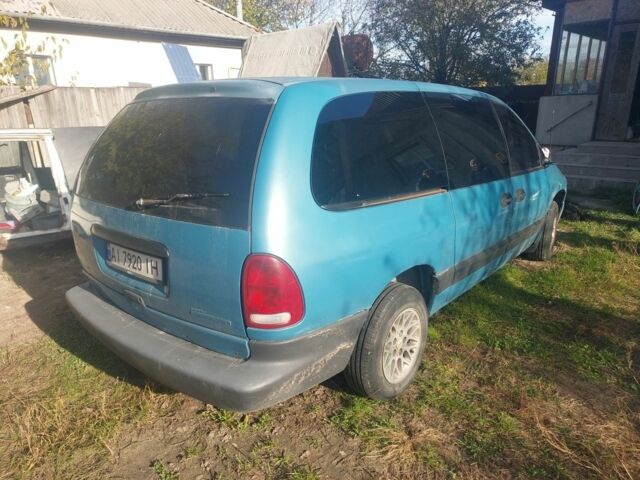 Синий Додж Гранд Караван, объемом двигателя 3.3 л и пробегом 300 тыс. км за 1555 $, фото 3 на Automoto.ua