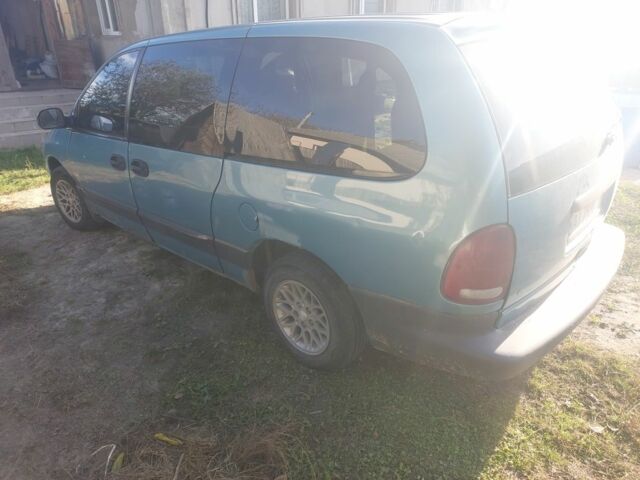 Синий Додж Гранд Караван, объемом двигателя 3.3 л и пробегом 300 тыс. км за 1555 $, фото 6 на Automoto.ua