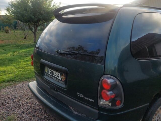 Зеленый Додж Гранд Караван, объемом двигателя 0 л и пробегом 230 тыс. км за 2500 $, фото 3 на Automoto.ua