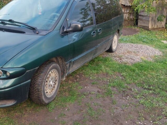 Зеленый Додж Гранд Караван, объемом двигателя 0 л и пробегом 230 тыс. км за 2500 $, фото 1 на Automoto.ua