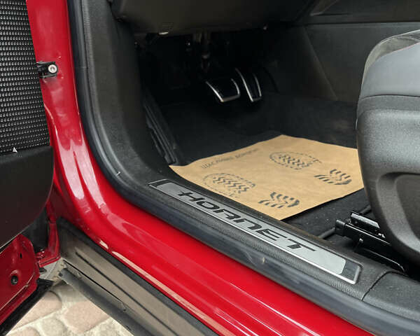 Червоний Додж Хорнет, об'ємом двигуна 1.3 л та пробігом 8 тис. км за 29500 $, фото 15 на Automoto.ua
