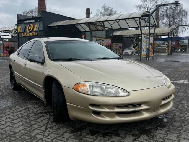 Бежевий Додж Intrepid, об'ємом двигуна 2.7 л та пробігом 250 тис. км за 2000 $, фото 1 на Automoto.ua