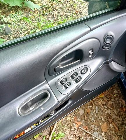 Синий Додж Интрепид, объемом двигателя 2.7 л и пробегом 0 тыс. км за 2999 $, фото 1 на Automoto.ua