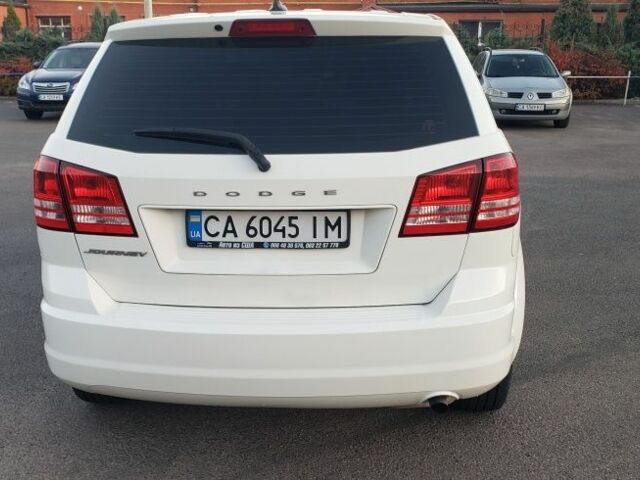 Белый Додж Джорни, объемом двигателя 2.4 л и пробегом 230 тыс. км за 9100 $, фото 3 на Automoto.ua