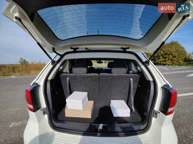 Білий Додж Джорні, об'ємом двигуна 2.4 л та пробігом 212 тис. км за 8700 $, фото 11 на Automoto.ua