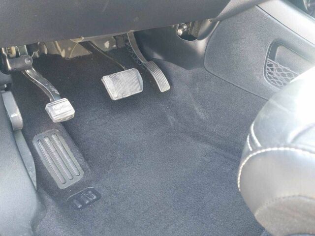 Белый Додж Джорни, объемом двигателя 3.6 л и пробегом 110 тыс. км за 13500 $, фото 4 на Automoto.ua