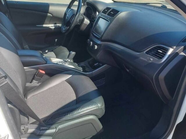 Белый Додж Джорни, объемом двигателя 3.6 л и пробегом 110 тыс. км за 13500 $, фото 10 на Automoto.ua