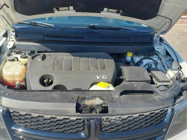 Белый Додж Джорни, объемом двигателя 3.6 л и пробегом 110 тыс. км за 13500 $, фото 21 на Automoto.ua