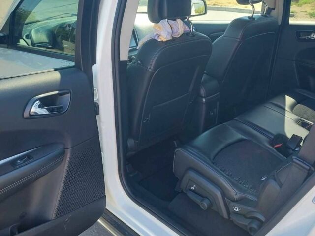 Белый Додж Джорни, объемом двигателя 3.6 л и пробегом 110 тыс. км за 13500 $, фото 8 на Automoto.ua