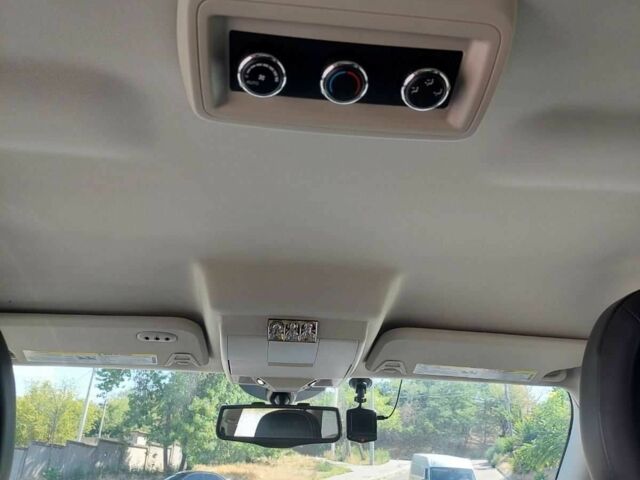 Белый Додж Джорни, объемом двигателя 3.6 л и пробегом 110 тыс. км за 13500 $, фото 22 на Automoto.ua