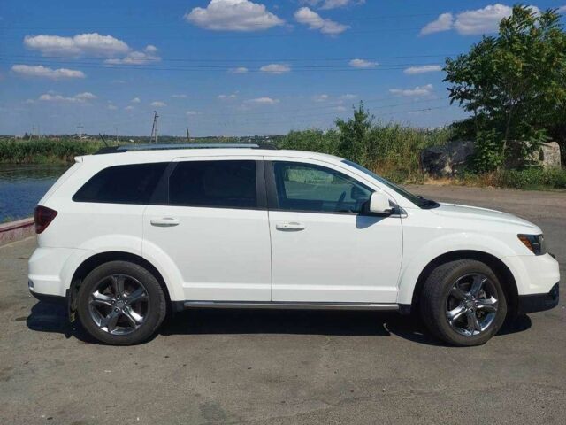 Белый Додж Джорни, объемом двигателя 3.6 л и пробегом 110 тыс. км за 13500 $, фото 1 на Automoto.ua