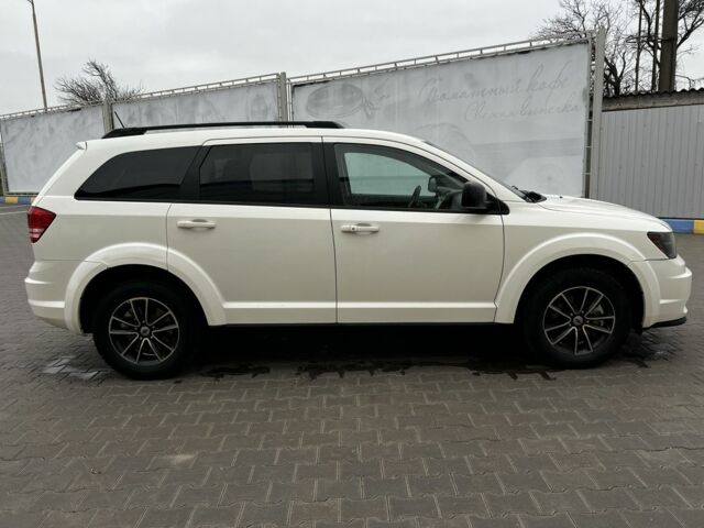 Белый Додж Джорни, объемом двигателя 2.4 л и пробегом 122 тыс. км за 11000 $, фото 6 на Automoto.ua