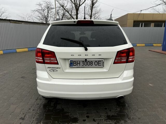 Белый Додж Джорни, объемом двигателя 2.4 л и пробегом 122 тыс. км за 11000 $, фото 4 на Automoto.ua