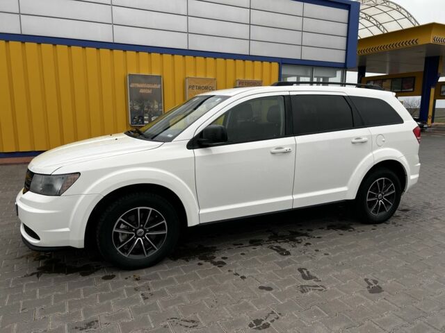 Белый Додж Джорни, объемом двигателя 2.4 л и пробегом 122 тыс. км за 11000 $, фото 2 на Automoto.ua