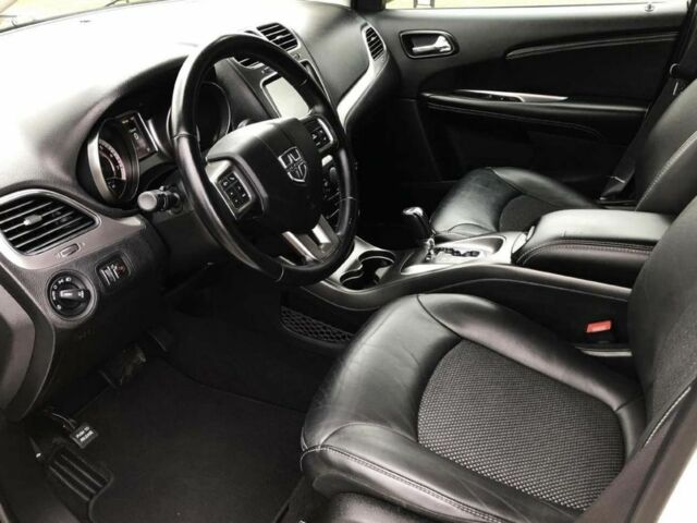 Белый Додж Джорни, объемом двигателя 0 л и пробегом 112 тыс. км за 7300 $, фото 6 на Automoto.ua