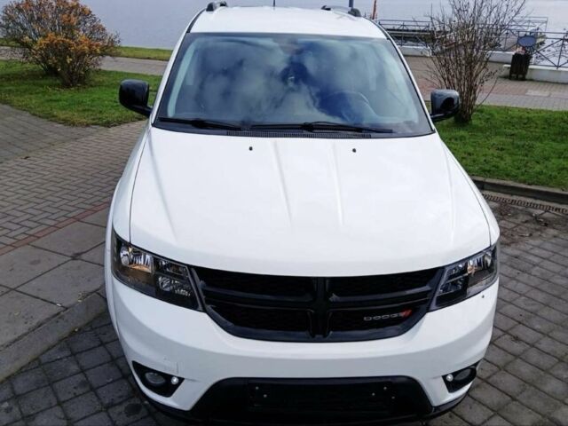 Белый Додж Джорни, объемом двигателя 0 л и пробегом 112 тыс. км за 7300 $, фото 1 на Automoto.ua