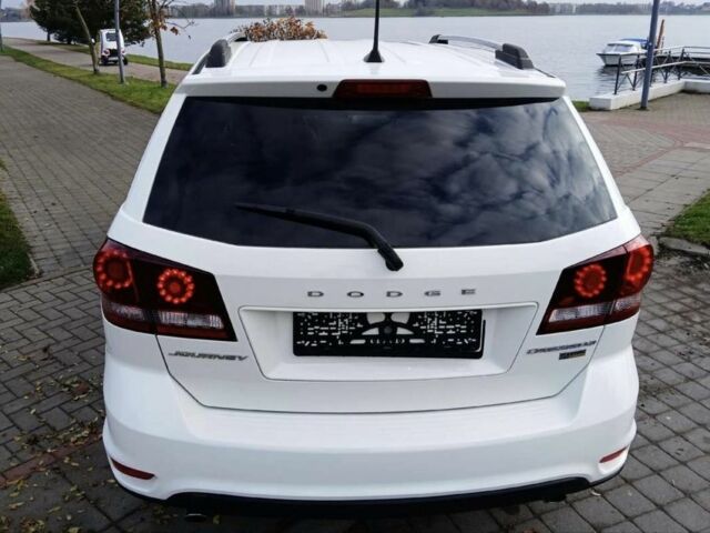 Белый Додж Джорни, объемом двигателя 0 л и пробегом 112 тыс. км за 7300 $, фото 3 на Automoto.ua