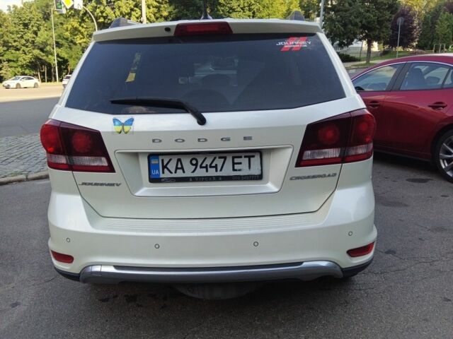 Белый Додж Джорни, объемом двигателя 2.4 л и пробегом 265 тыс. км за 9500 $, фото 1 на Automoto.ua