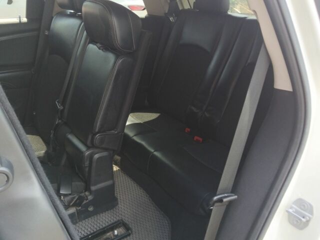 Белый Додж Джорни, объемом двигателя 2.4 л и пробегом 265 тыс. км за 9500 $, фото 5 на Automoto.ua