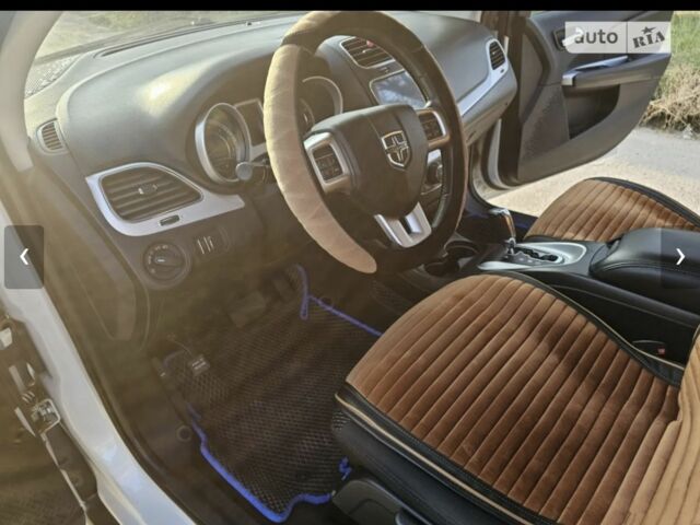 Белый Додж Джорни, объемом двигателя 2.4 л и пробегом 154 тыс. км за 12000 $, фото 17 на Automoto.ua