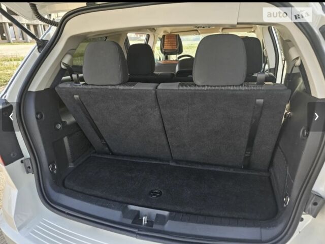 Белый Додж Джорни, объемом двигателя 2.4 л и пробегом 154 тыс. км за 12000 $, фото 13 на Automoto.ua