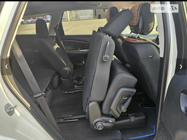 Белый Додж Джорни, объемом двигателя 2.4 л и пробегом 154 тыс. км за 12000 $, фото 9 на Automoto.ua