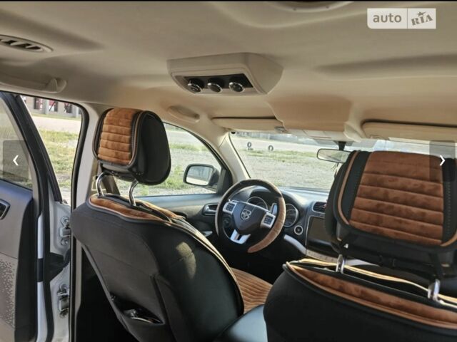 Белый Додж Джорни, объемом двигателя 2.4 л и пробегом 154 тыс. км за 12000 $, фото 12 на Automoto.ua