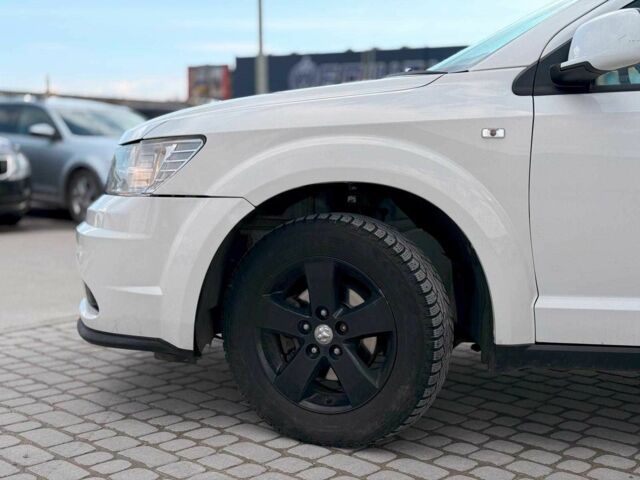 Белый Додж Джорни, объемом двигателя 2 л и пробегом 220 тыс. км за 7600 $, фото 3 на Automoto.ua