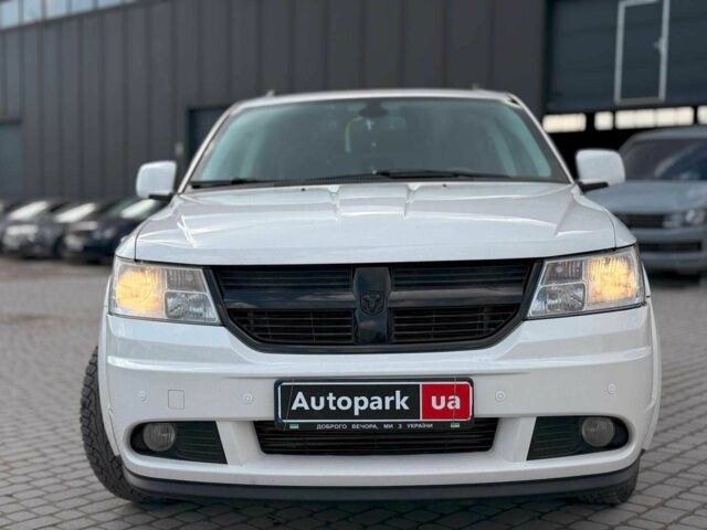 Белый Додж Джорни, объемом двигателя 2 л и пробегом 220 тыс. км за 7600 $, фото 1 на Automoto.ua