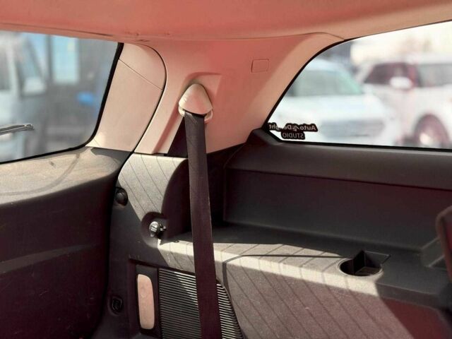 Белый Додж Джорни, объемом двигателя 2 л и пробегом 220 тыс. км за 7600 $, фото 13 на Automoto.ua