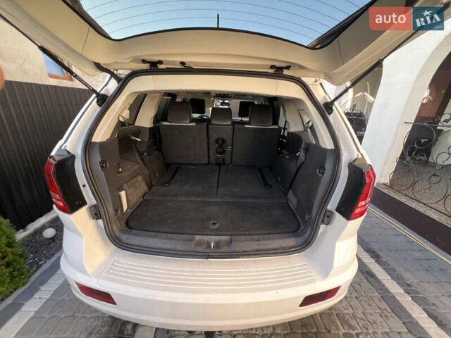 Белый Додж Джорни, объемом двигателя 2 л и пробегом 340 тыс. км за 8900 $, фото 12 на Automoto.ua