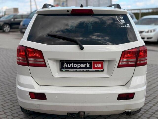 Белый Додж Джорни, объемом двигателя 2 л и пробегом 220 тыс. км за 7600 $, фото 7 на Automoto.ua