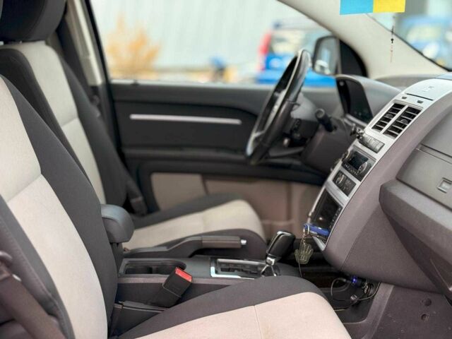 Белый Додж Джорни, объемом двигателя 2 л и пробегом 220 тыс. км за 7600 $, фото 12 на Automoto.ua