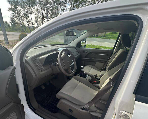 Белый Додж Джорни, объемом двигателя 2 л и пробегом 200 тыс. км за 7600 $, фото 8 на Automoto.ua