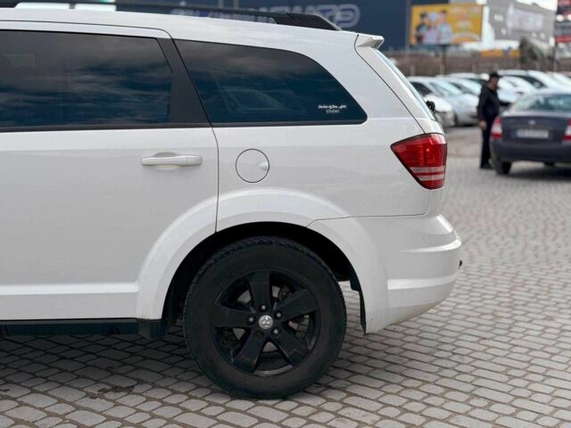 Белый Додж Джорни, объемом двигателя 2 л и пробегом 220 тыс. км за 7600 $, фото 5 на Automoto.ua